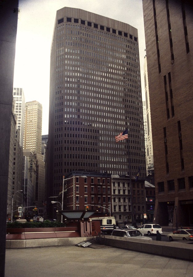 The 85 Broad Street (161K)