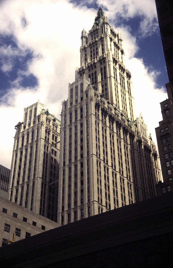 The Woolworth Building (161K)