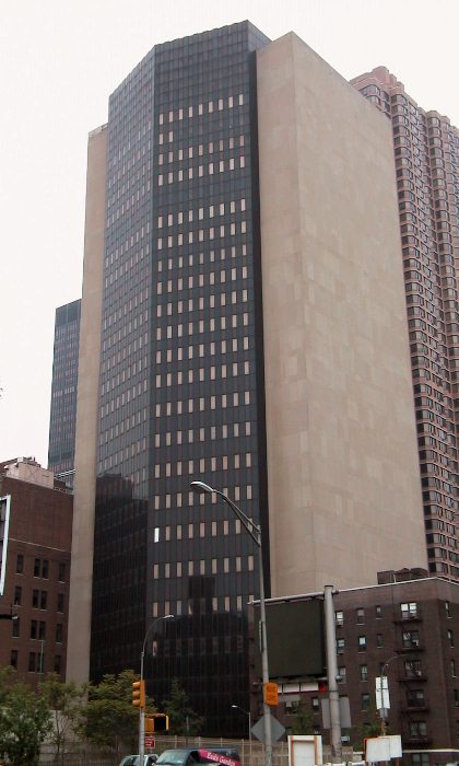 The N.Y. Telephone Co. Building in Murray Hill (58K)