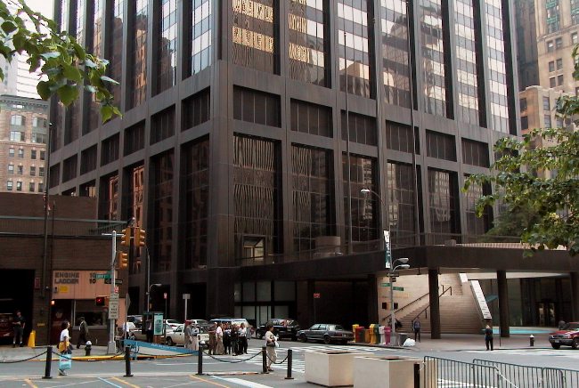 The 1 Bankers Trust Plaza (81K)