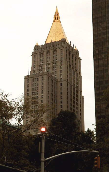 The N.Y. Life Insurance Co. Building (73K)