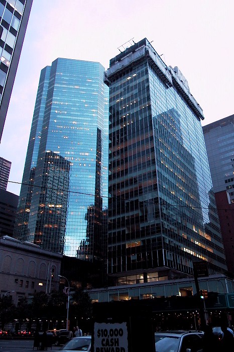 The Park Avenue Plaza and Lever Building (119K)