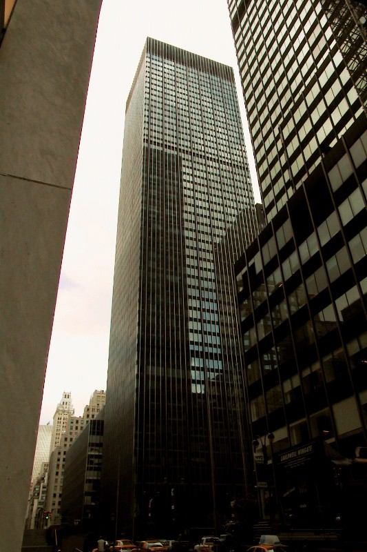 The Union Carbide Building (126K)