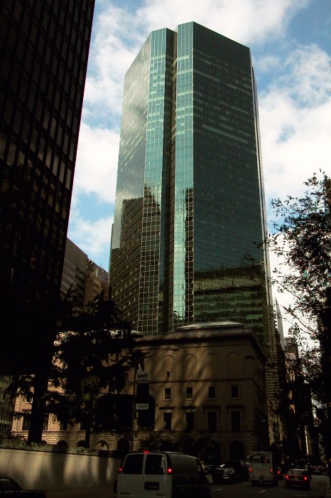 The Park Avenue Plaza (96K)